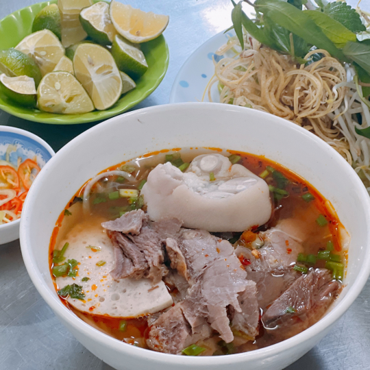 Bún Bò - Tô Đặc Biệt